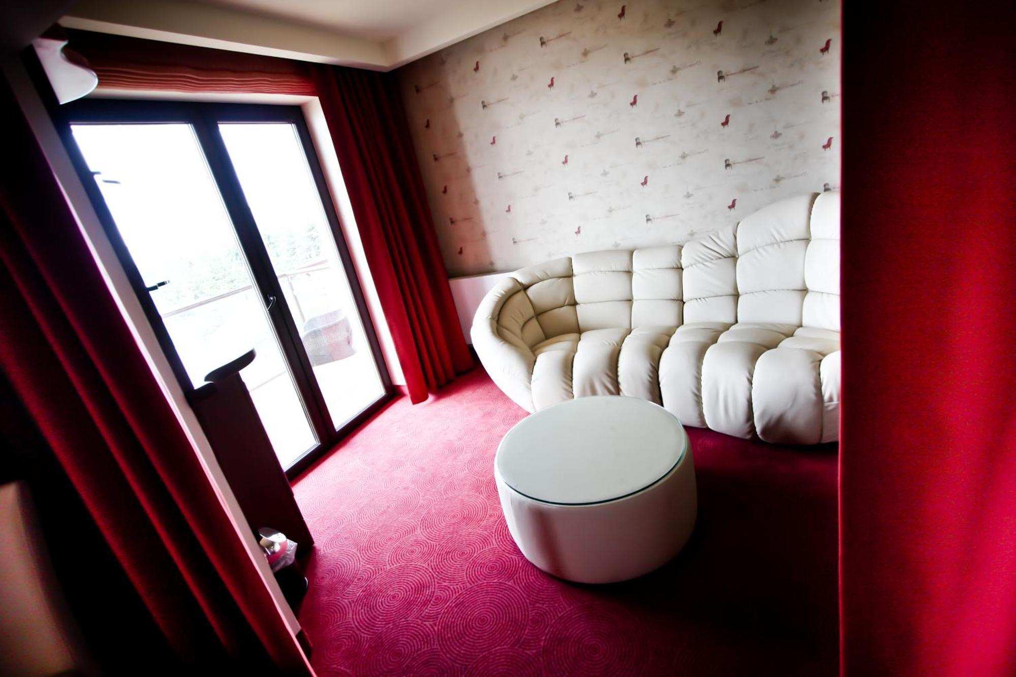 Hotel Rodan كورنيك المظهر الخارجي الصورة