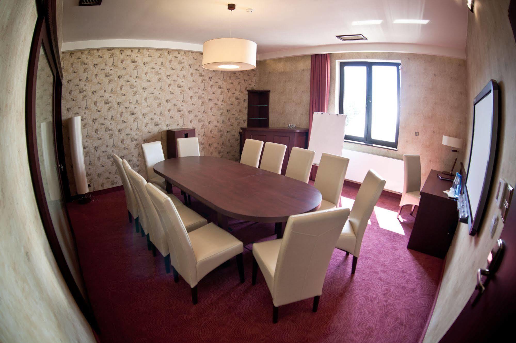 Hotel Rodan كورنيك المظهر الخارجي الصورة
