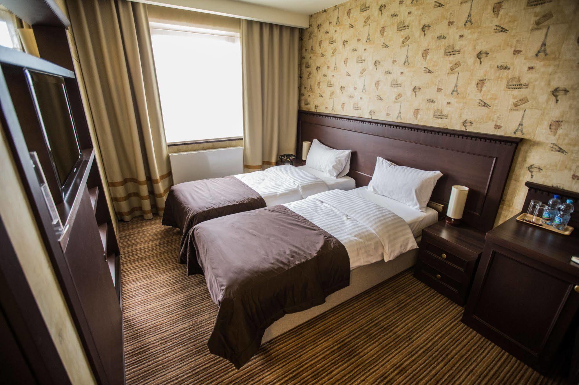 Hotel Rodan كورنيك المظهر الخارجي الصورة