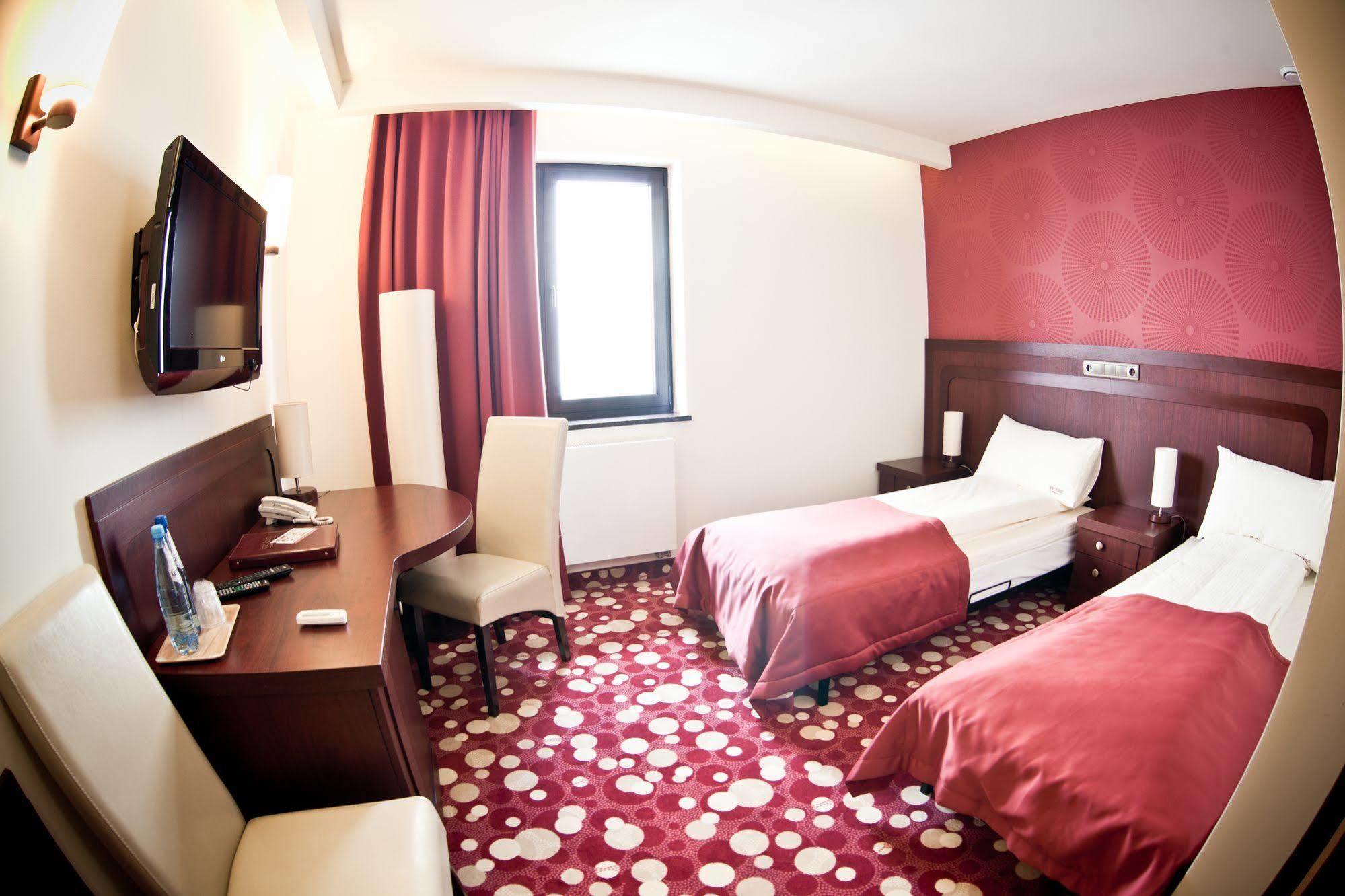 Hotel Rodan كورنيك المظهر الخارجي الصورة